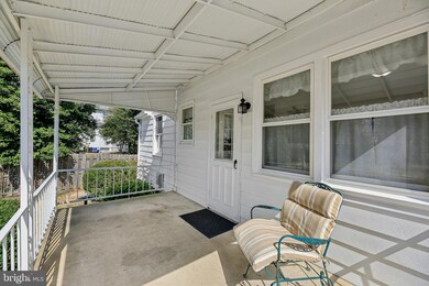 5238 Benson Ave, Halethorpe, MD 21227 - photo 4