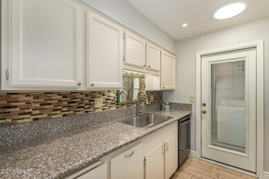 17631 N 102nd Dr, Sun City, AZ 85373 - photo 4