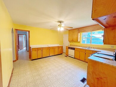 1303 Norris Cir, Americus, GA 31719 - photo 7