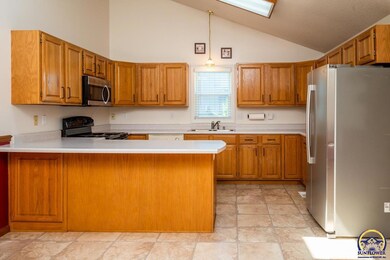 3929 SW 38th Ln, Topeka, KS 66610 - photo 5