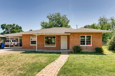 619 N MacDonald Mesa AZ 85201-large-002-