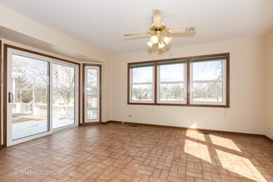 1452 Terrance Dr, Naperville, IL 60565 - photo 6