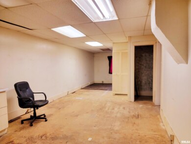 600 Clinton St, Lincoln, IL 62656 - photo 7