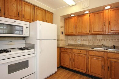 758 Gardner Rd, Westchester, IL 60154 - photo 6