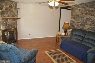 1031 Bayner Rd, Essex, MD 21221 - photo 4