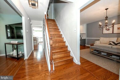 665 Barclay Ln, Broomall, PA 19008 - photo 4