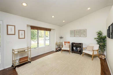 4113 SE 23rd St, Des Moines, IA 50320 - photo 2