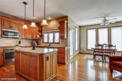 7668 Lichtenauer Ct, Shawnee, KS 66217 - photo 2