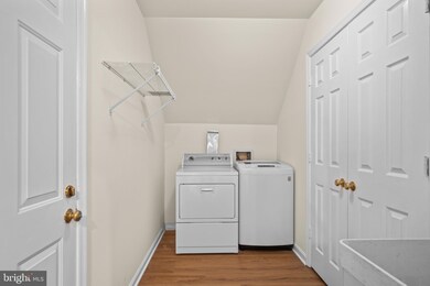 2076 Van Tuyl Place, Falls Church, VA 22043 - photo 4