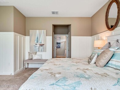 2 delray_master bed_oak leaf