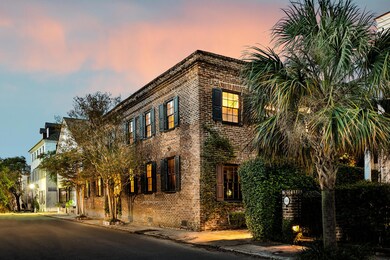 70 King St Charleston SC 29401-002-024-K