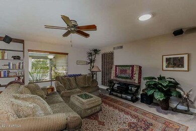 Living_Room-1574418-mls