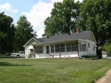 10301 W 49th St, Shawnee, KS 66203 - photo 2