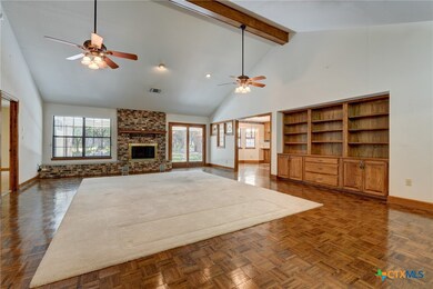 5 Trophy Ln, New Braunfels, TX 78132 - photo 4