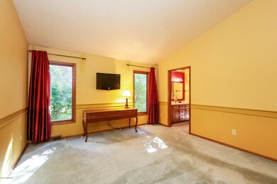 012-Master_Bedroom-3317171-medium