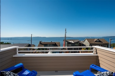 4226 Beach Dr SW unit 303, Seattle, WA 98116 - photo 2