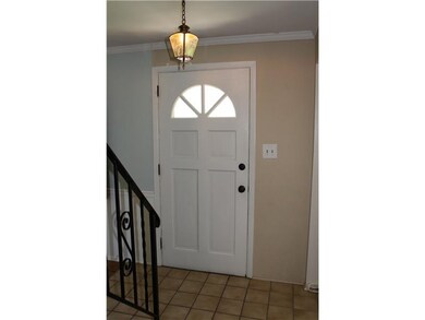 Entry/Foyer.
