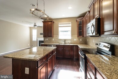 7334 Mockingbird Cir, Glen Burnie, MD 21060 - photo 4