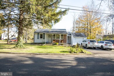 2111 Overbrook Rd, Hatfield, PA 19440 - photo 2