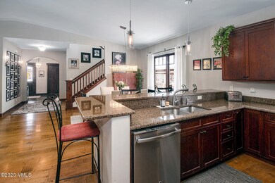 335-PalmerLoop-MLS_11