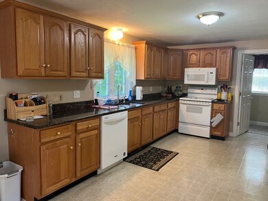 15 Silva St, Milford, MA 01757 - photo 5