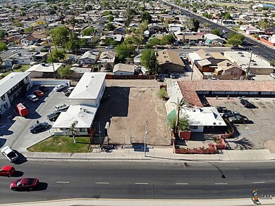 832 Adams Ave, El Centro, CA 92243 - photo 2