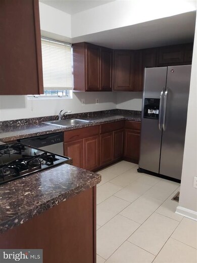 924 Portia Ct, Hyattsville, MD 20785 - photo 5