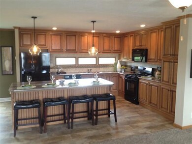 8 Hillview Dr, West Springfield, MA 01089 - photo 3