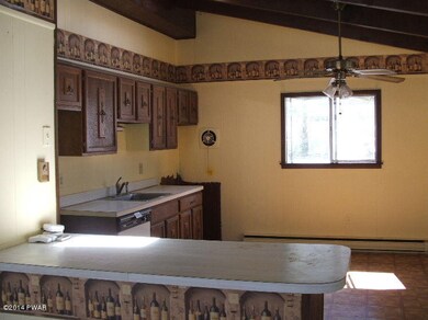 106 Cedar Ct, Lords Valley, PA 18428 - photo 4