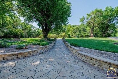 5520 NW Timber Edge Dr unit Also NW Arroyo, Topeka, KS 66618 - photo 4