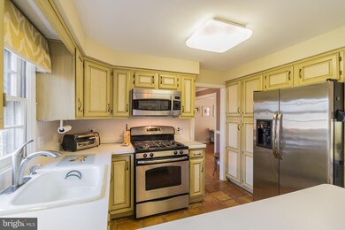 953 Cloverly Rd, Berwyn, PA 19312 - photo 6