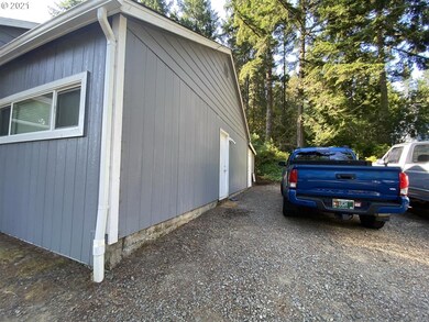 5844 Mercer Lake Rd, Florence, OR 97439 - photo 2