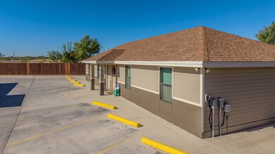 639 Las Brisas Dr, Eagle Pass, TX 78852 - photo 6