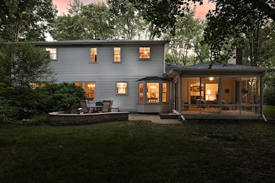 2S501 Seneca Dr, Wheaton, IL 60189 - photo 2