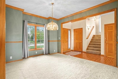 702 Eagle Ridge Rd, Cedar Falls, IA 50613 - photo 3