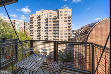 Octave 1320 unit 710, Silver Spring, MD 20910 - photo 4