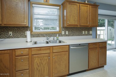 1205 Comstock unit 25, Marshall, MI 49068 - photo 6