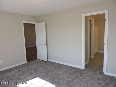 162 Cremard Blvd, Duryea, PA 18642 - photo 4