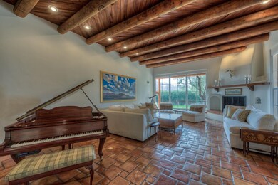 007_Living Room