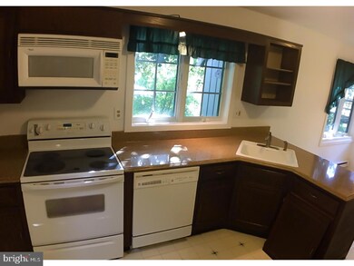 135 Chandler Dr, West Chester, PA 19380 - photo 5