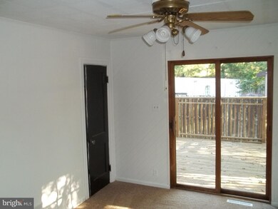 306 Morton Ave, Folsom, PA 19033 - photo 5