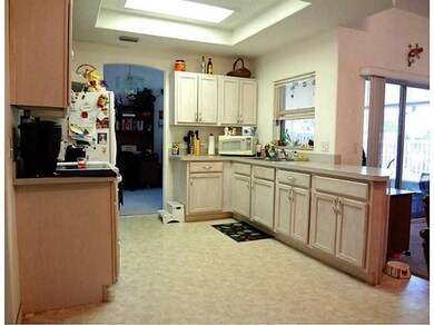 Kitchen. Kitchen-All Appliances Convey