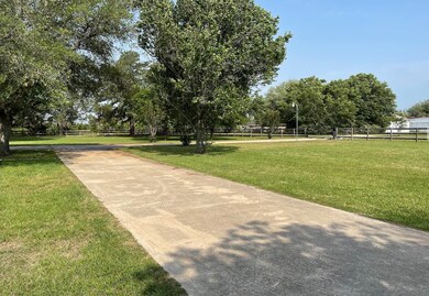 28311 Piney Corners Ln, Waller, TX 77484 - photo 4