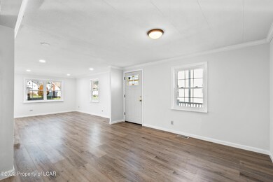 515 Sampson St, Old Forge, PA 18518 - photo 4