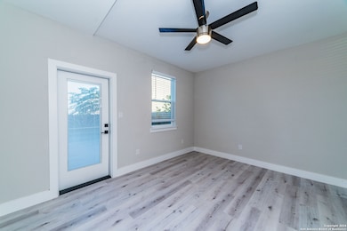 1618 W Lawndale Dr unit 9, San Antonio, TX 78209 - photo 7