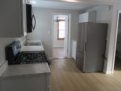 918 W Vine St, Champaign, IL 61821 - photo 5