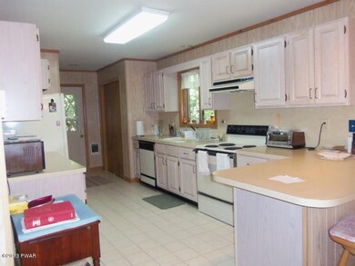 802 Saddle Brook Ct, Hawley, PA 18428 - photo 2