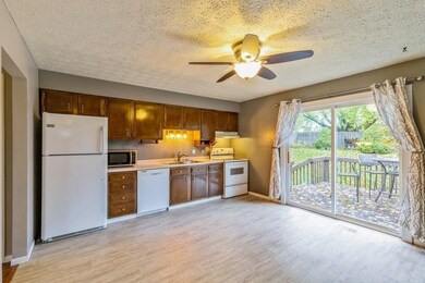 4106 Lamphere Ct, Davenport, IA 52806 - photo 6