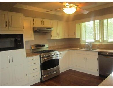 Kitchen. Granite counters, stainless appliances ,