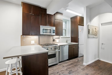 210 W 19th St unit 3A, New York, NY 10011 - photo 2